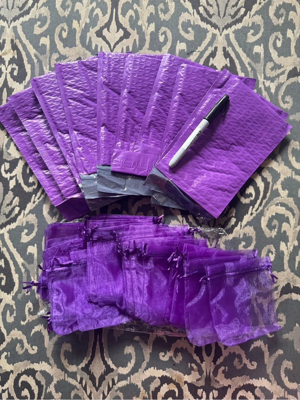 Purple Bubble Mailers and mesh Gift Bags Set - Home Party Supplies